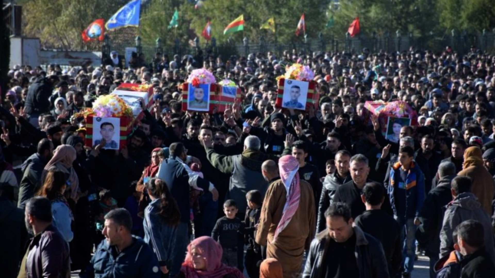6 şehîd li Kobanê bi merasîmeke biheybet hatin oxirkirin