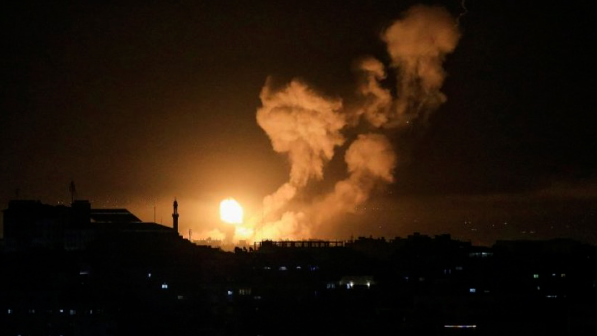 Îsraîlê depo û tesîsên çekan ên rêjîma Baas bombebaran kir