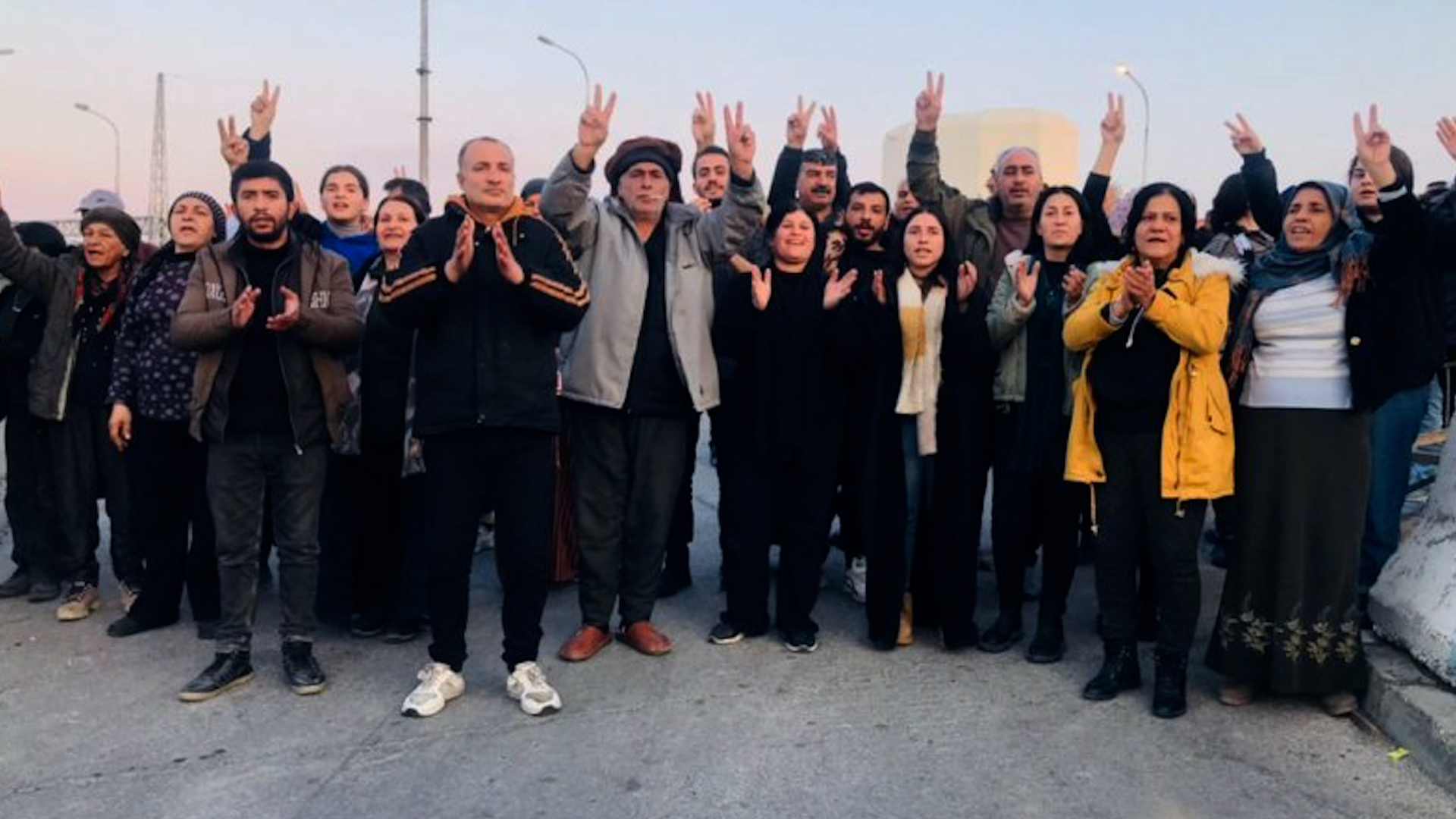 Karwanê şêniyên kantona Cizîrê gihaşte bendava Tişrînê