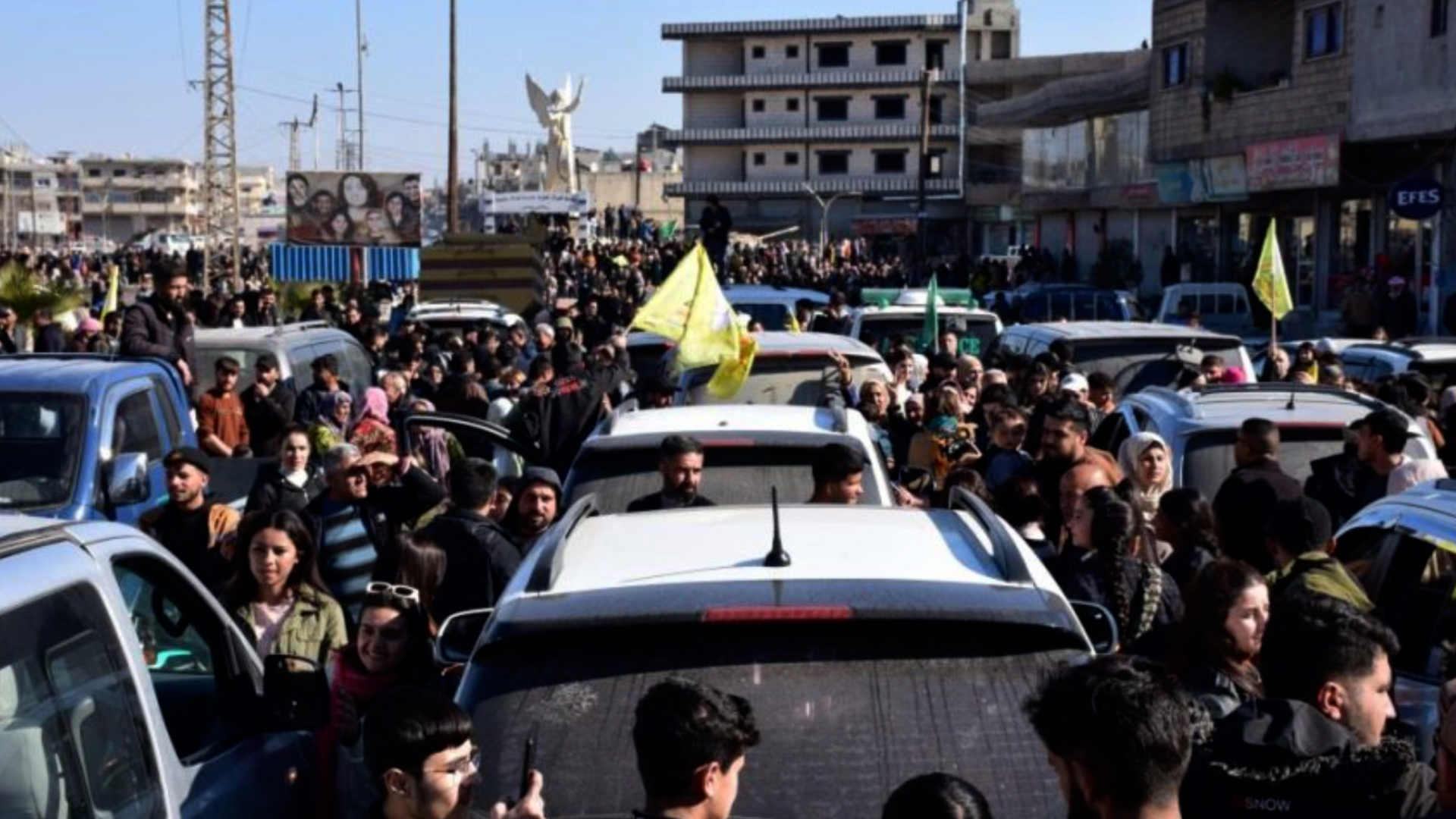 Xelkê Kobanê nobedarên Tişrînê bi coş pêşwazî kirin