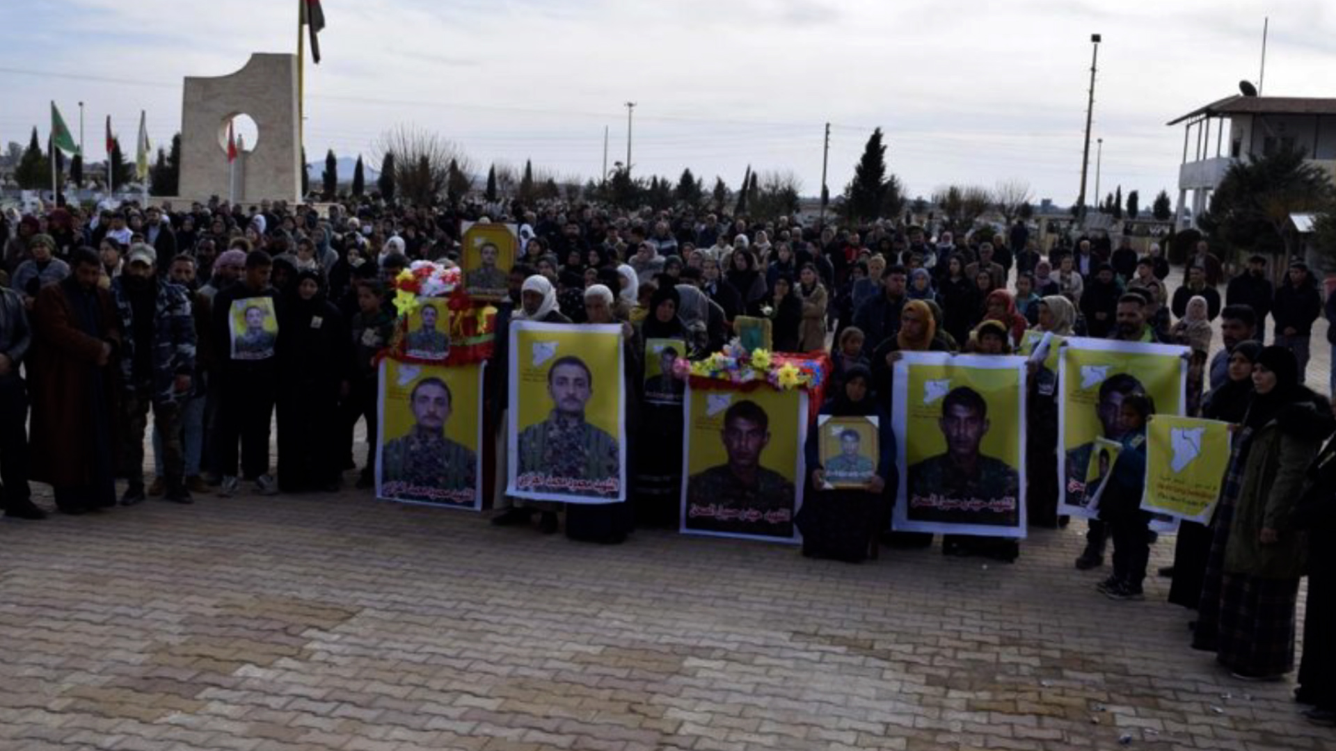 Şêniyên bajarê Hesekê du şehîdên QSD’ê oxir kirin