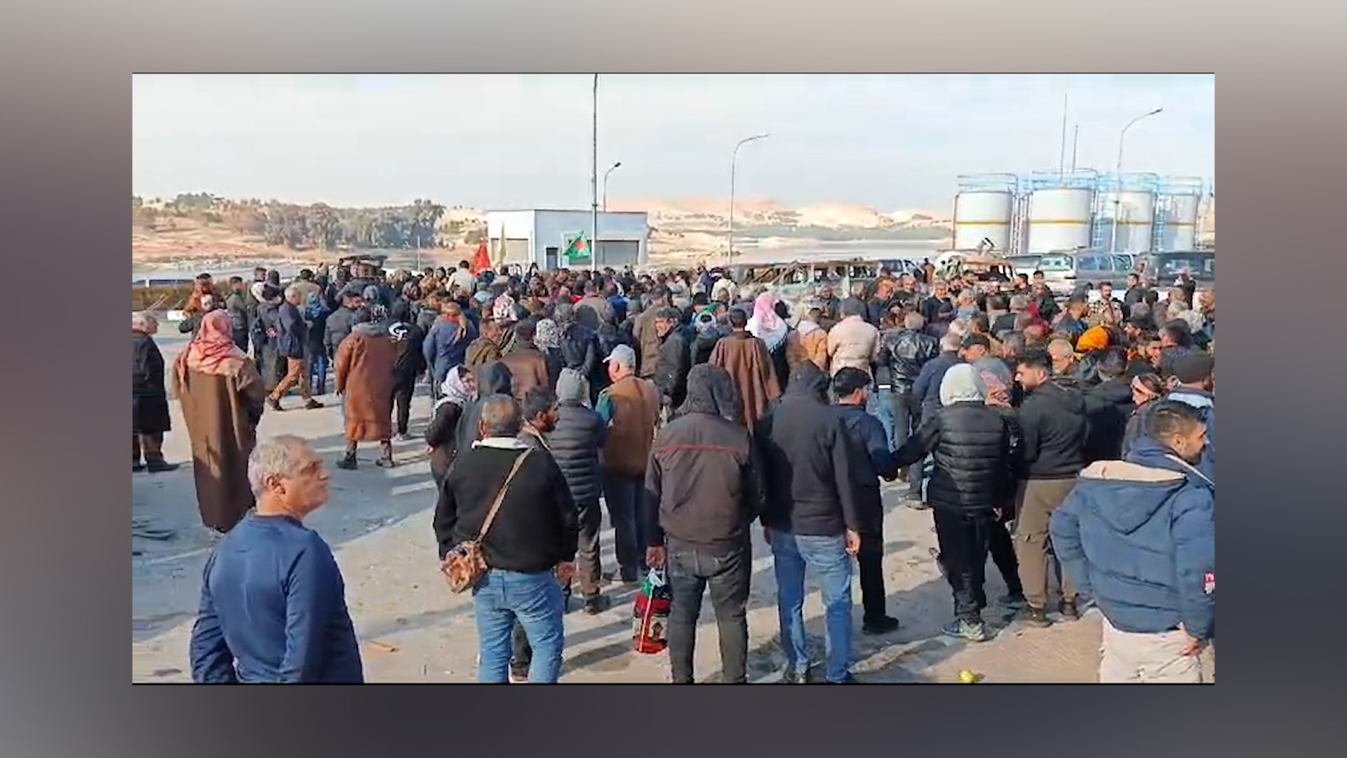Karwana gelê Dêrazor, Reqa û Tebqayê gihîşt Bendava Tişrînê