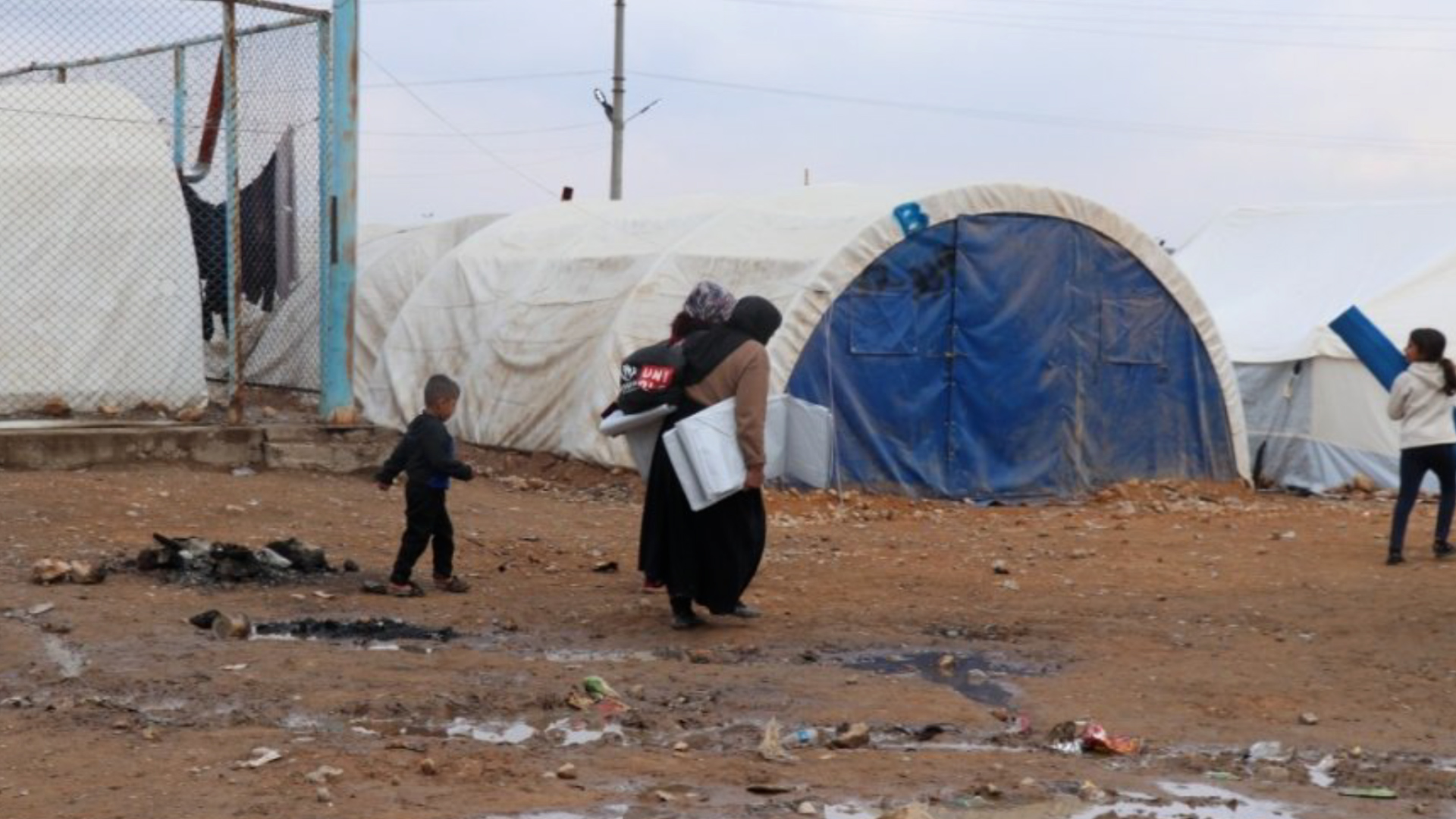 Koçberên Efrîn û Şehbayê di rewşeke dijwar de dijîn