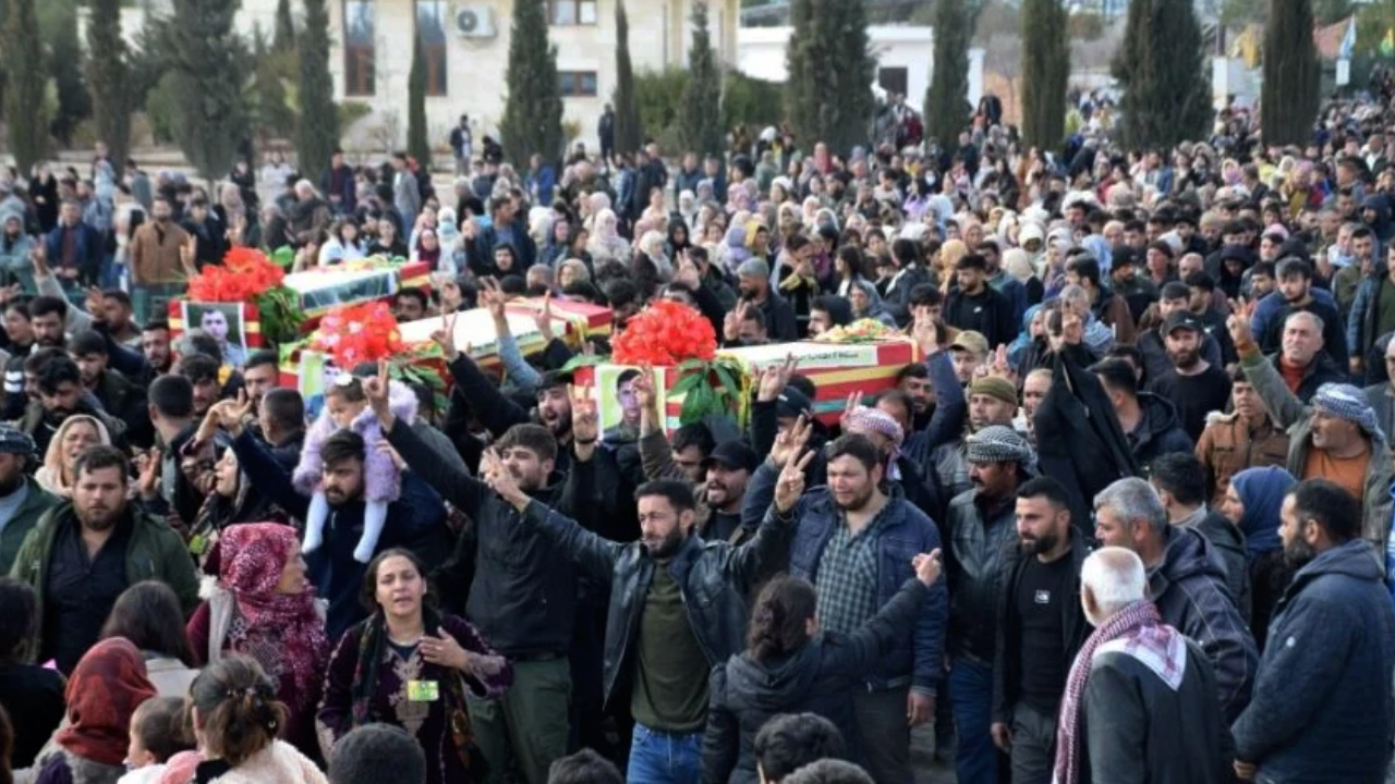 Şehîdên êrişa li Şedadê bi girseyî hatin oxirkirin