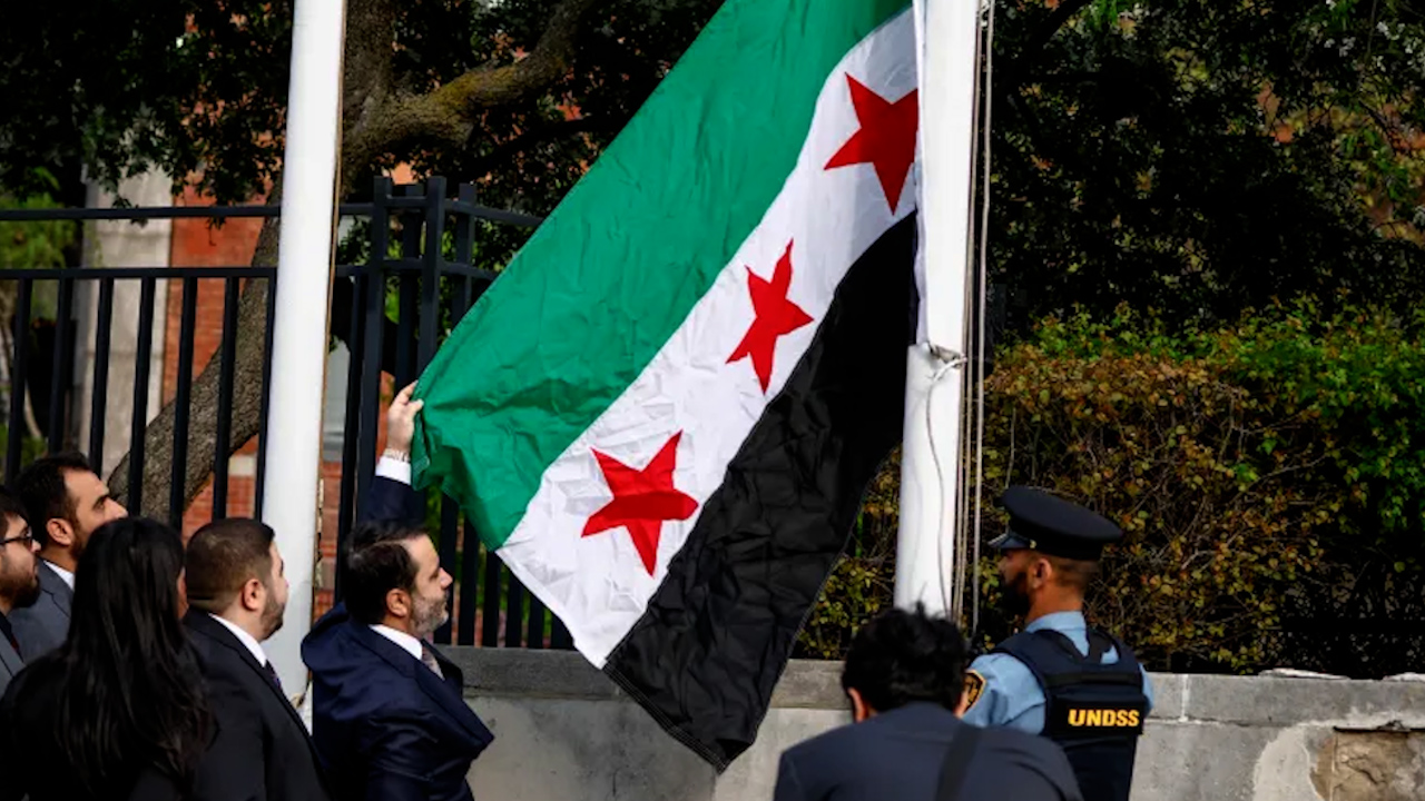 Ala Sûriyê li “NY” hat hildan