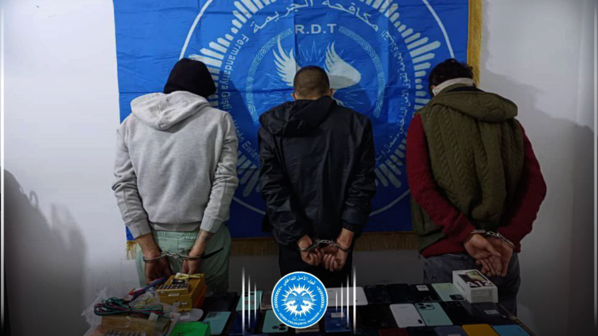 3 kesên diziya alavên elektronîk dikir hatin girtin
