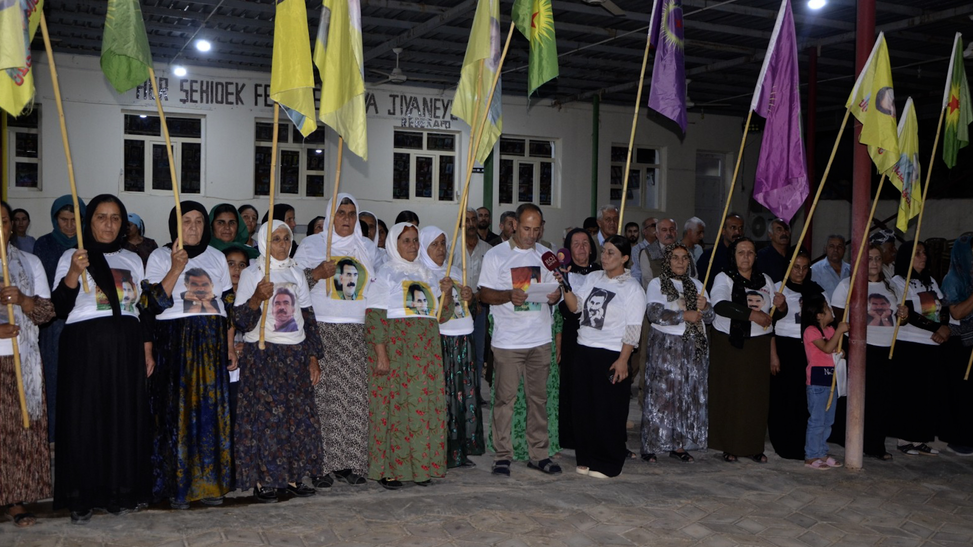 Çalakiya Mexmûrê ya ji bo azadiya fîzîkî ya Rêber Apo bi biryardarî didome