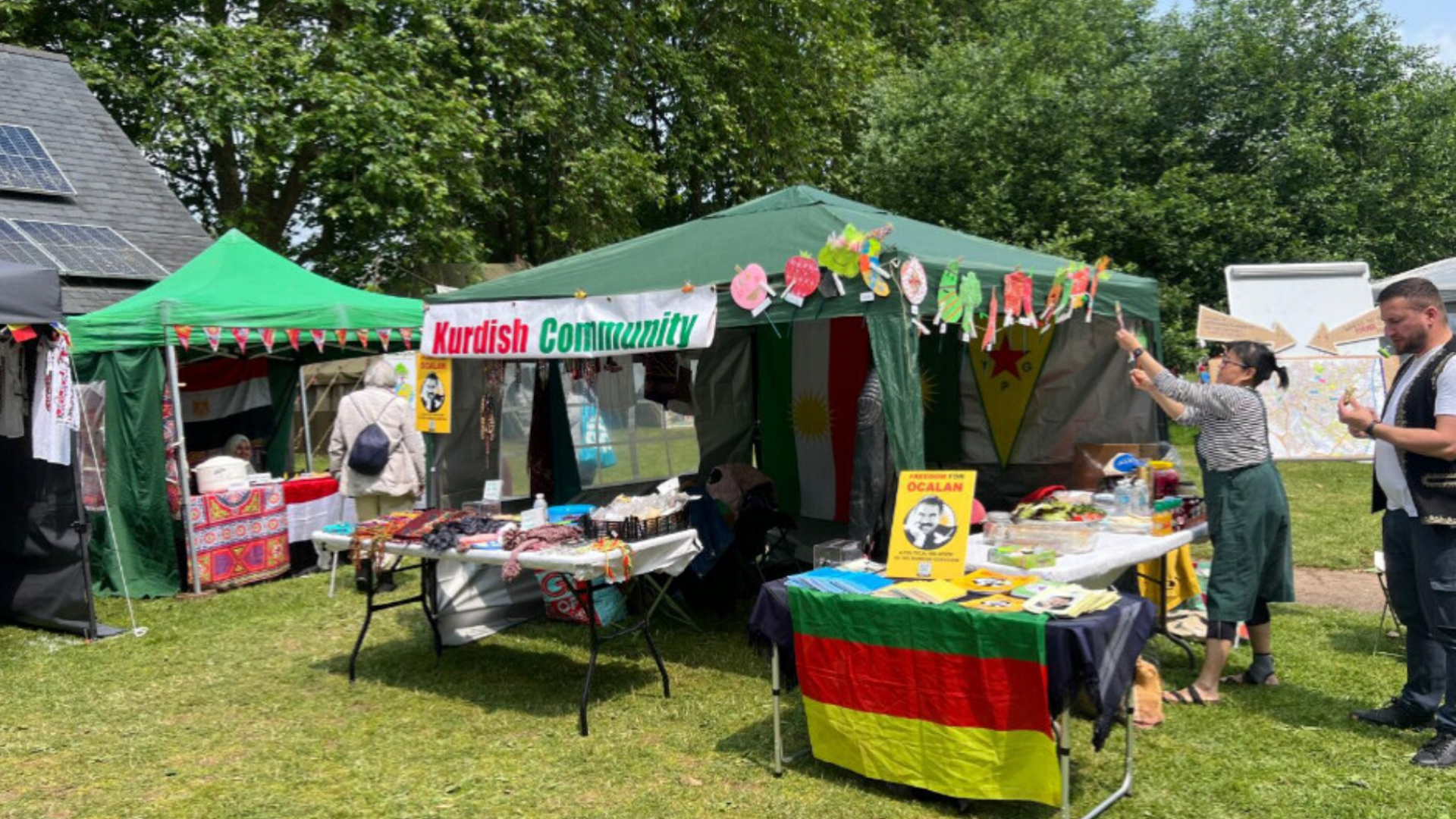 Di Festîvala Respectê de Kurd bi ‘govendê’ li ber nijadperestiyê rabûn