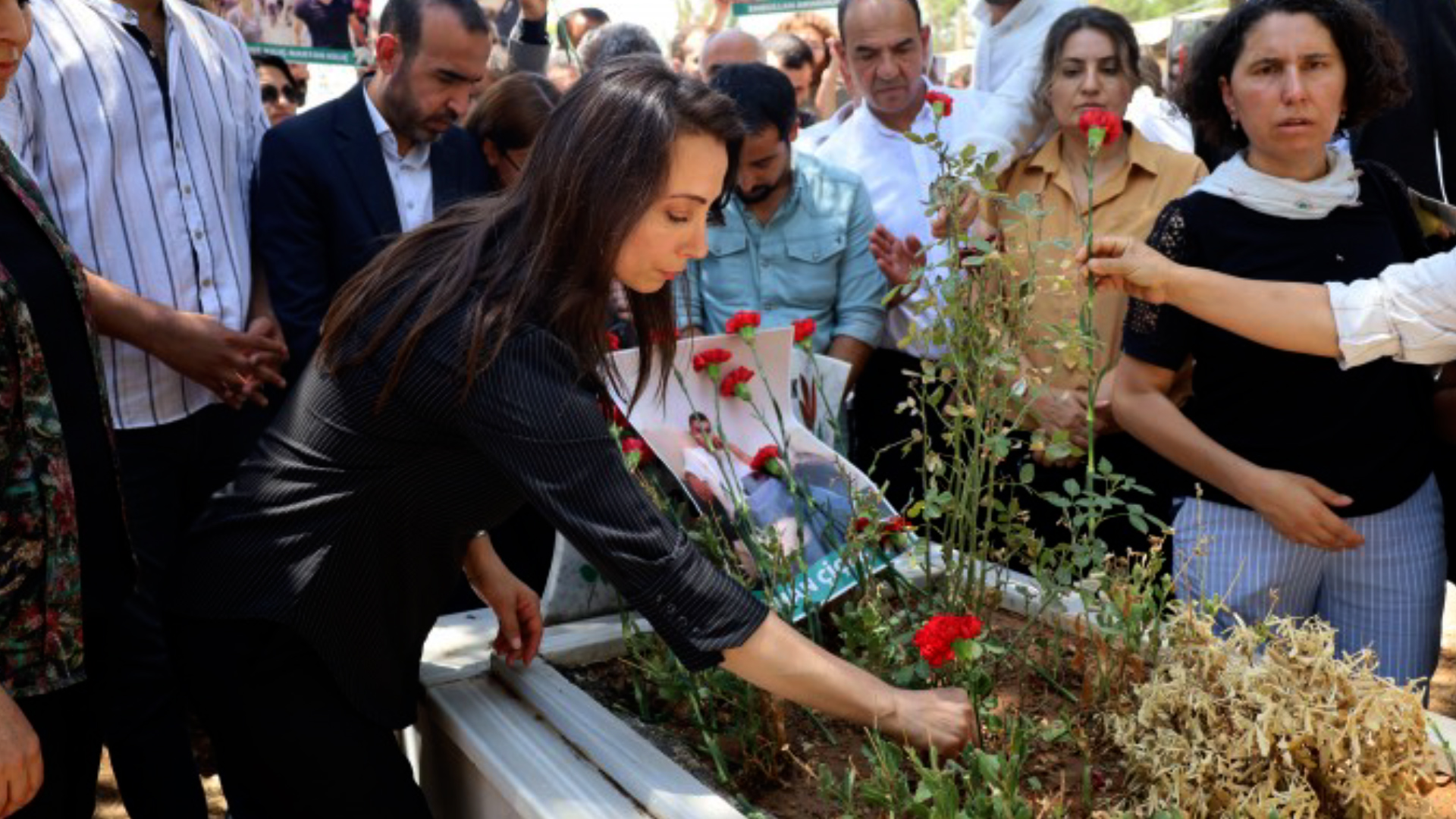 Li Bakurê Kurdistanê qurbaniyên komkujiya Pirsûsê hatin bibîranîn