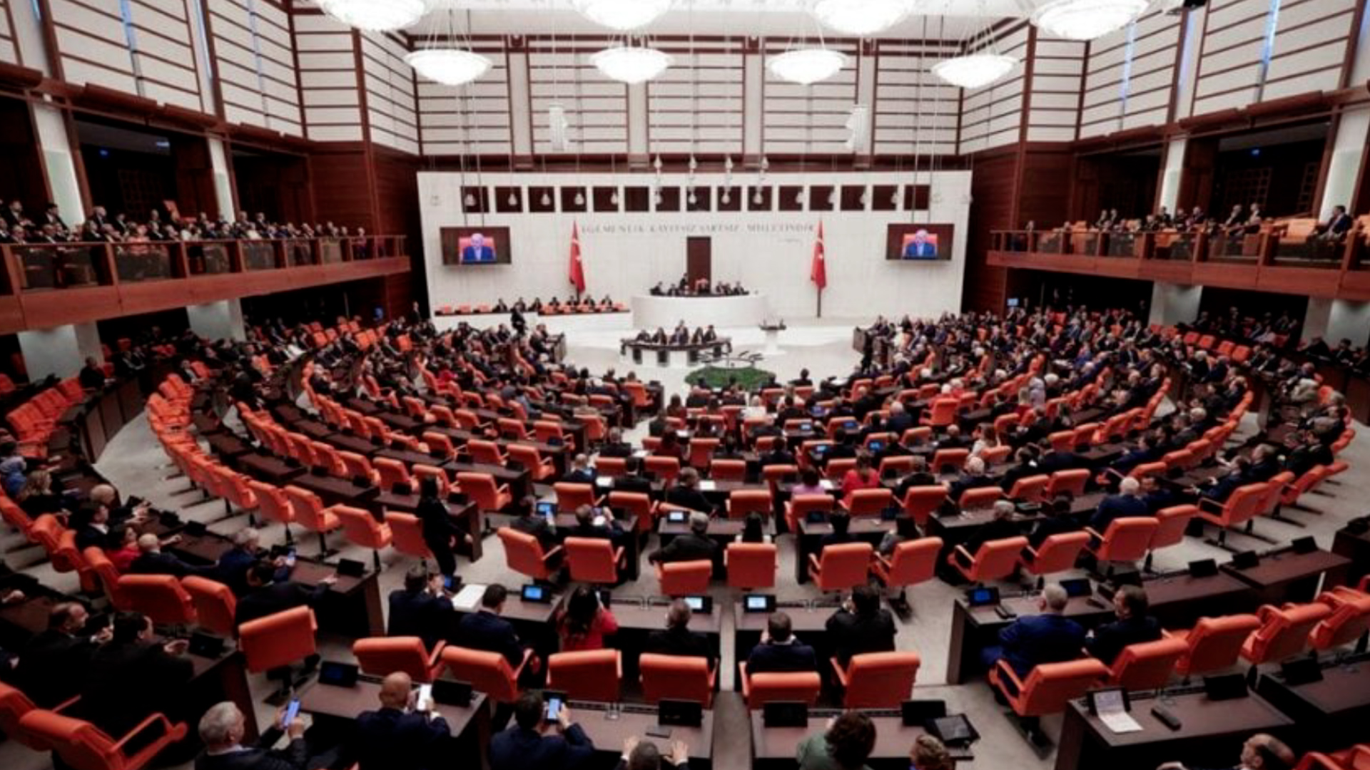 Endamên komîsyonê yên DEM Partiyê diyar bûn