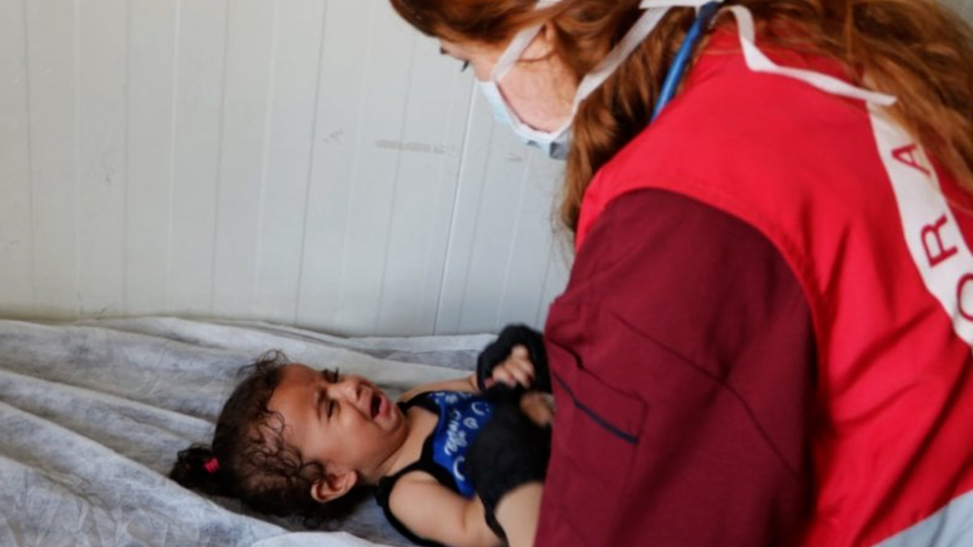 Li kampên koçberan zarok ji ber germê nexweş dibin