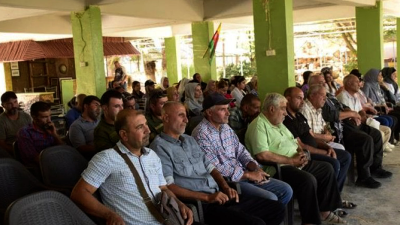 Ji bo rêxistinkirna xebatên komînan civînek hat lidarxistin