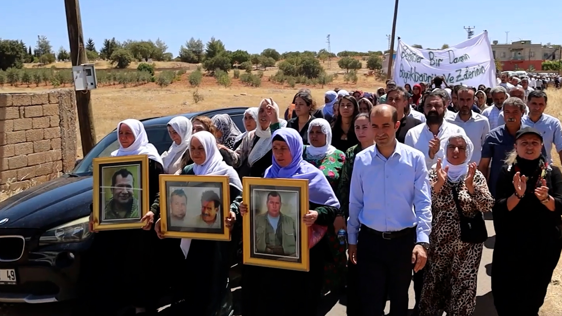 Ji bo şehîd Koçero Urfa, li gundê Amarayê şîn hate danîn