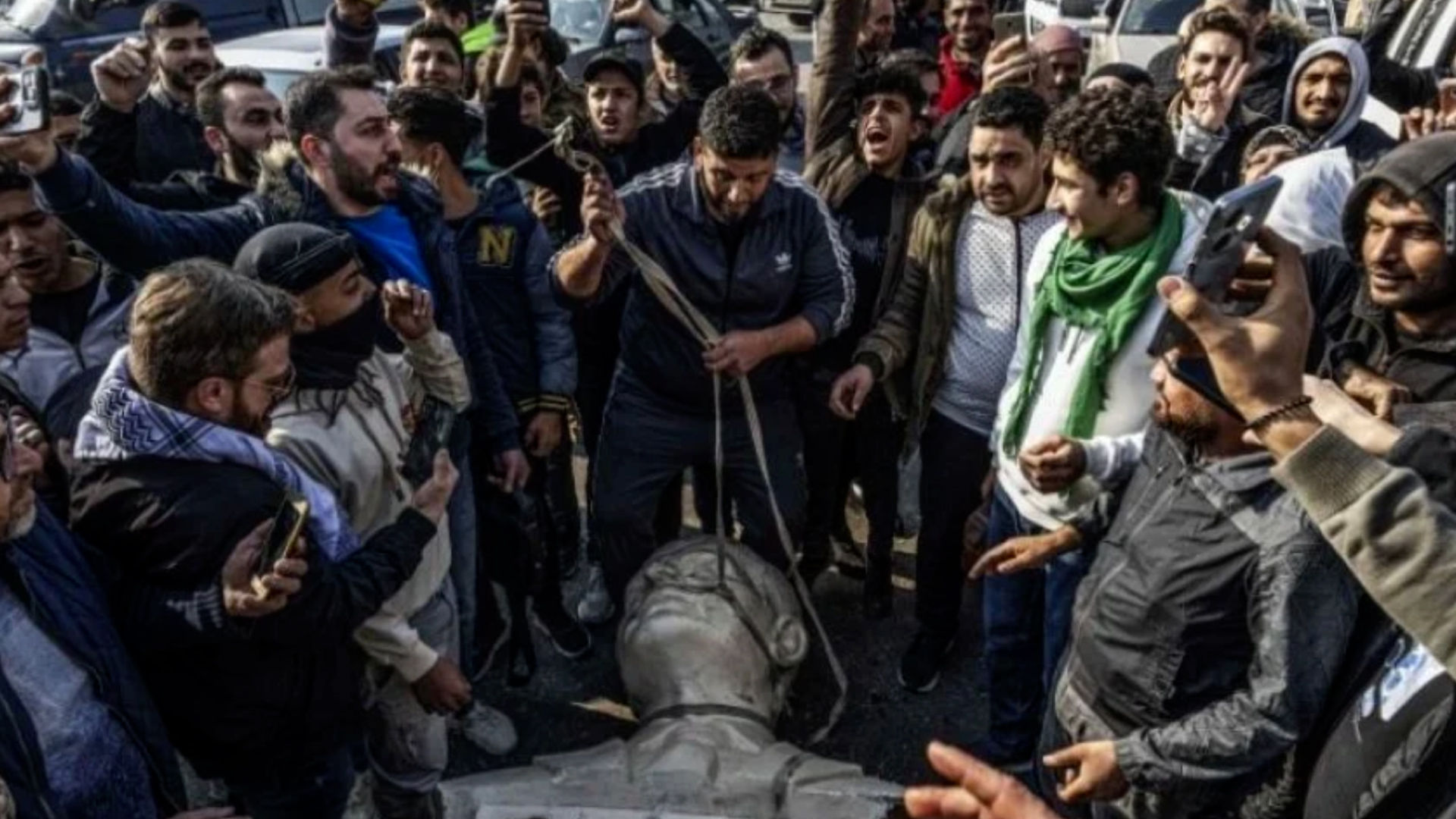 Ji dema hilweşîna rejîma Beas ve 10 hezar kes hatine kuştin