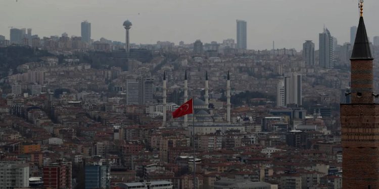 Tirkiyê dest bi perwerdekirina artêşa Sûriyê kir