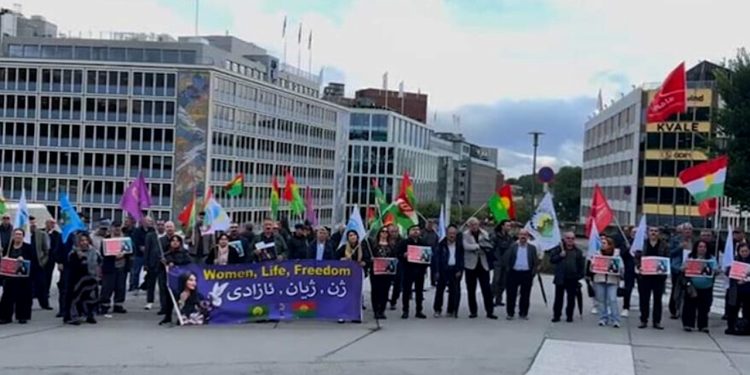 Bi boneya salvegera 3. A serhildana “Jin Jiyan Azadî” çalakiyek li Osloyê pêk hat