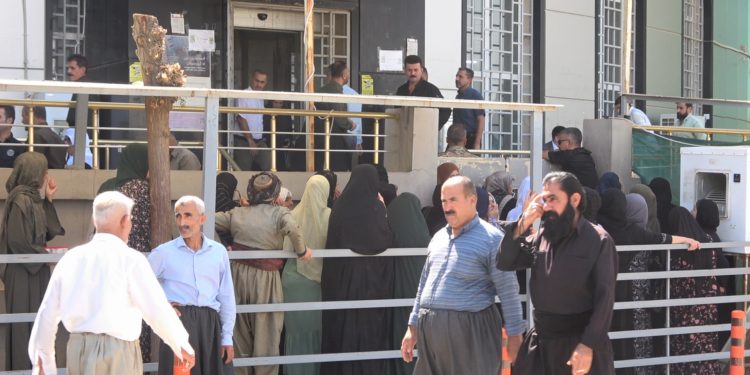 Aloziya mûçeyên karmendan li Başûrê Kurdistanê berdewam e