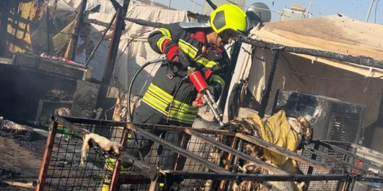 Agir li kampa penaberên Şengalê: 3 çadir şewitîn