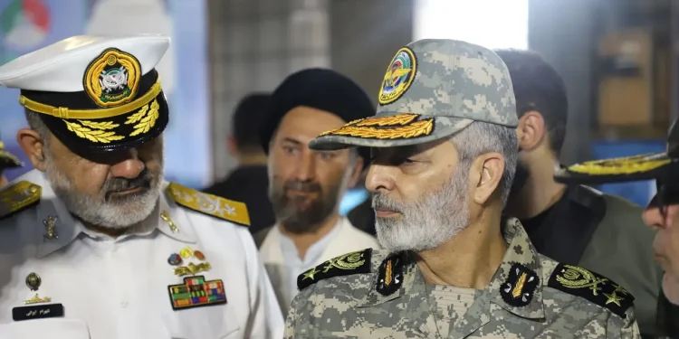 Tehran ji bo pevçûneke muhtemel li ser behrê amadekariyan dike