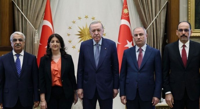 Şandeya Îmraliyê û Erdogan sibê wê li hev bicivin