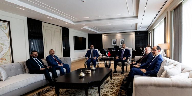 Wezîrên Tirkiyê û Wezîrên Hikumeta Veguhêz li Enqerê civiyan