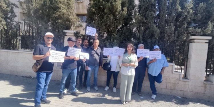 Karmendên Navenda Lêkolînên Zanistî bêyî biryarek fermî ji kar hatin avêtin