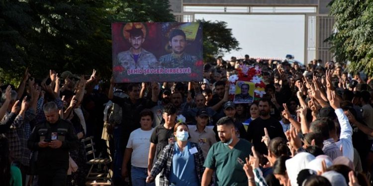 Li Dirbêsiyê merasîmên oxirkirin û bîranîna şehîdan hat lidarxistin