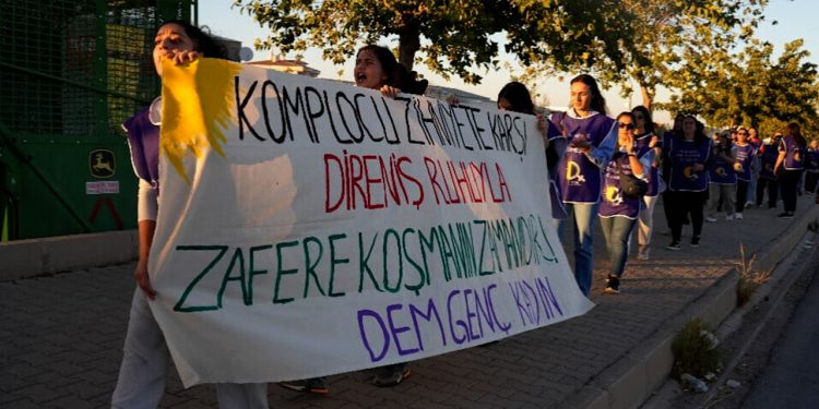 Meşvanên “Em bi hêviyê ber bi azadiyê ve dimeşin”: Em ji bo gelan dimeşin