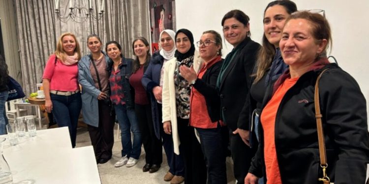 Şandeya jinan li Swîsreyê hevdîtinên xwe dewam dike