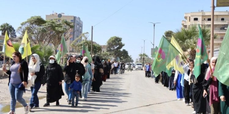 Bi meşekê piştgirî dan banga aştiyê ya Rêber Abdullah Ocalan