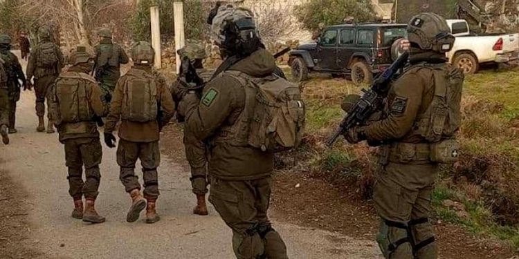 Hêzên Îsraîlî operasyoneke lêgerînê bi ser gundekî Derayê de girt