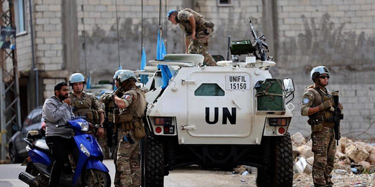 Îsraîl li ser axa Lubnanê bi tankan leşkerên UNIFIL’ê hedef girt