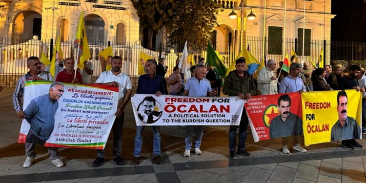 Ji bo azadiya fîzîkî ya Rêber Apo li lîmasol a qibrisê mitîng hate li dar xistin