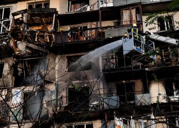 Ukrayna: Artêşa Rûsyayê bi 3 moşek û 135 balafirên bê mirov êrîş da destpêkirin