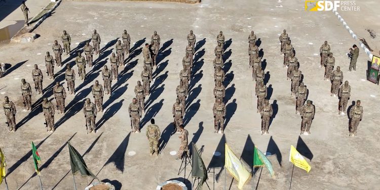 53 şervanên nû li Dêra Zorê ji akademiya komandosê derçûn