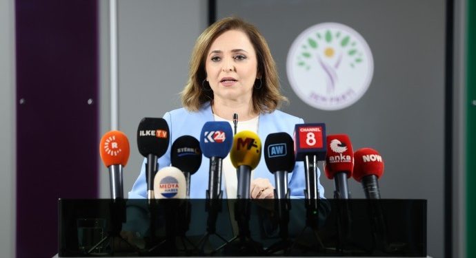 Ayşegul Dogan: Sûriyeke Demokratîk wê Tirkiyê jî Demokratîk bike