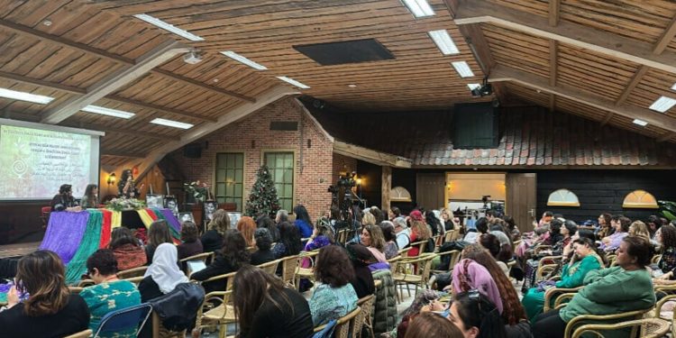 1. Konferansa Yekîtiya Jinên Kurd a Ewropa li Holanda hat lidarxistin