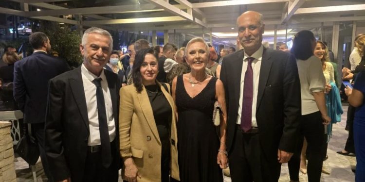 Şandeyek Rêveberiya Xweser li Lubnanê tev li cejna Fînlandiyê bû