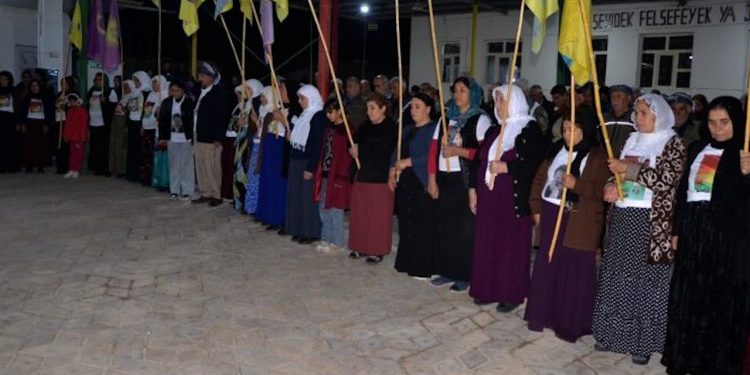 Çalakiya Nobetê ya Mexmûrê 890 roj li pey xwe hiştin