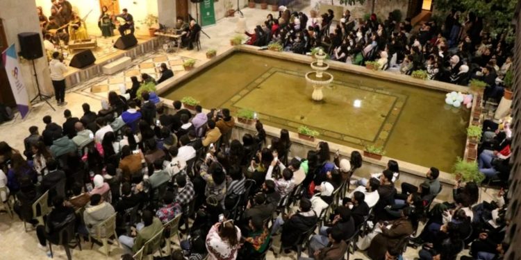 Xwendekarên Zanîngeha Helebê çalakiyek hunerî li dar xist