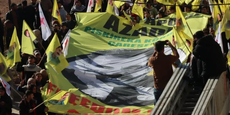 Şêniyên Firatê ji bo azadiya fîzîkî ya Rêber Abdullah Ocalan meşiyan
