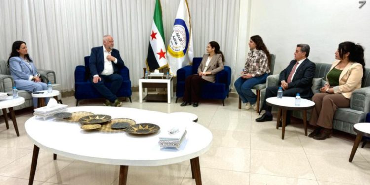 Şandeyek ji Siwêd serdana Rojava kir