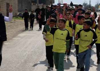 Werzişvanên Dêrikê bi meşeke çûn Pakrewangeha Şehîd Xebat Dêrik 