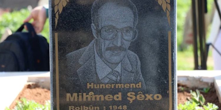 Mihemed Şêxo li ser gora xwe hat bibîranîn