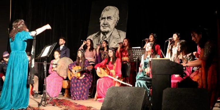 Li Hesekê bi boneya Roja Şanoyê ya Cîhanî Şano hatin pêşandan