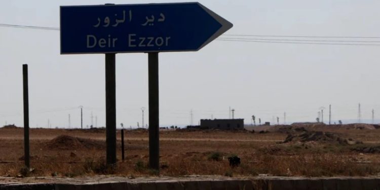 Li Dêrazorê li dijî xaleke hêzên hikumeta demkî êriş