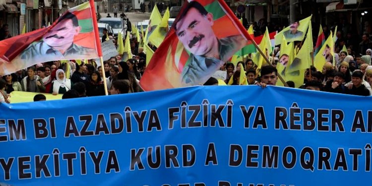 Şêniyên Tirbespiyê daxwaza azadiya fîzîkî ya Rêber Abdullah Ocalan kir