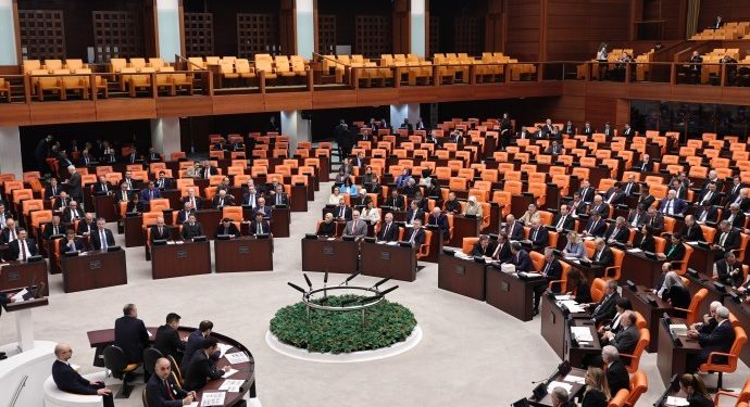 Nêzîkatiyên nû yên pêvajoya aştiyê: Rêber Apo dewlet rexne kir