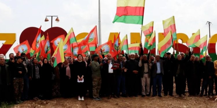 Hêrsa gel a li hemberî bêrêziya li ala kurdî
