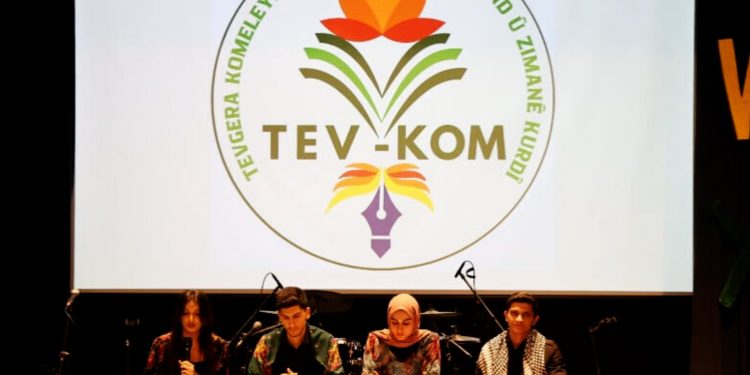 TEV-KOM li Stenbolê hat damezirandin: Zimdnê Kurdî bibe yê perwerdeyê